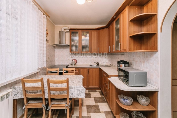 
   Продам 3-комнатную, 86 м², Краснообск, 42

. Фото 4.