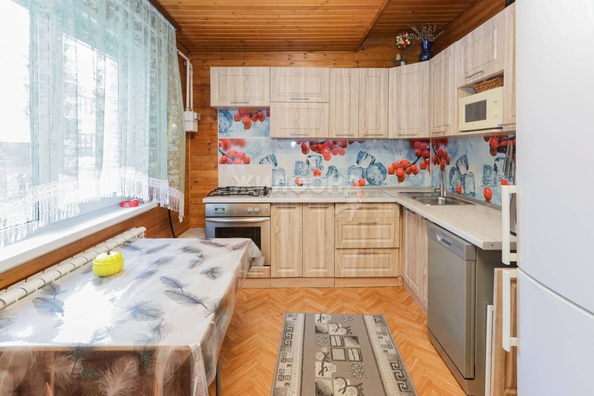 
   Продам дом, 122.8 м², Новосибирск

. Фото 3.