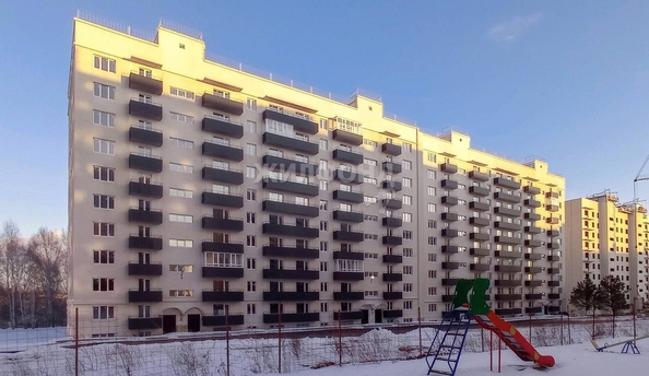 
   Продам 1-комнатную, 49 м², В. Высоцкого ул, 144/2

. Фото 4.