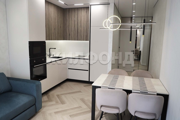 
   Продам 2-комнатную, 43.8 м², Красный пр-кт, 167/4

. Фото 2.