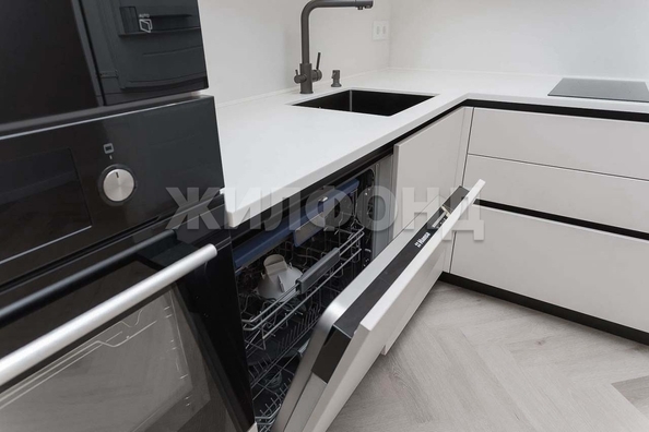
   Продам 2-комнатную, 43.8 м², Красный пр-кт, 167/4

. Фото 12.