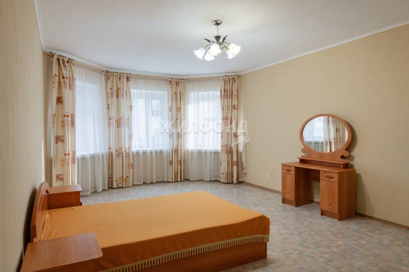 
   Продам 3-комнатную, 116.8 м², Нарымская ул, 20

. Фото 1.