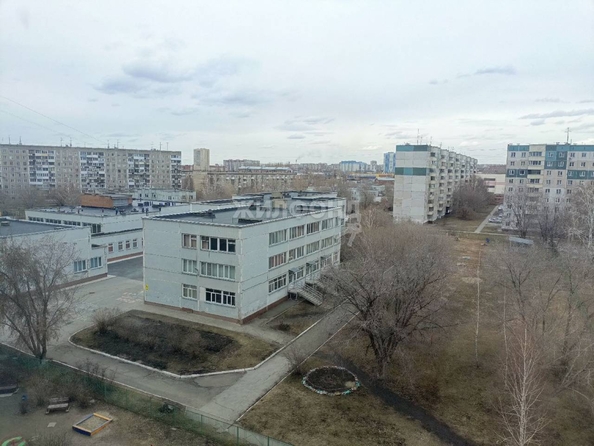 
   Продам 4-комнатную, 77.3 м², Троллейная ул, 136

. Фото 17.