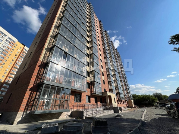 
   Продам 1-комнатную, 32.2 м², Закаменский мкр, 16

. Фото 32.