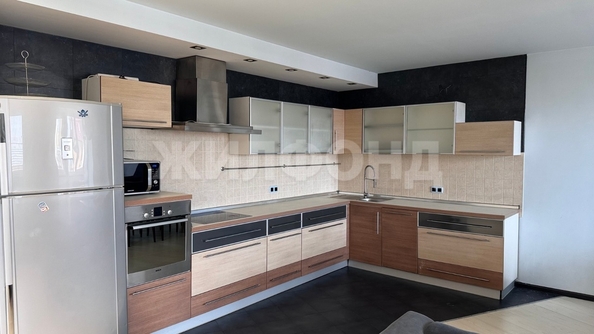 
  Сдается 3-комн. квартира, 116 м², Советская ул, д. 19
. Фото 2.