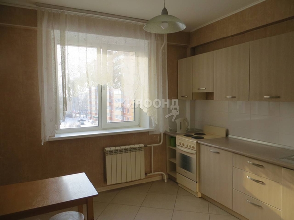 
   Продам 1-комнатную, 39 м², Михаила Немыткина ул, 12

. Фото 5.