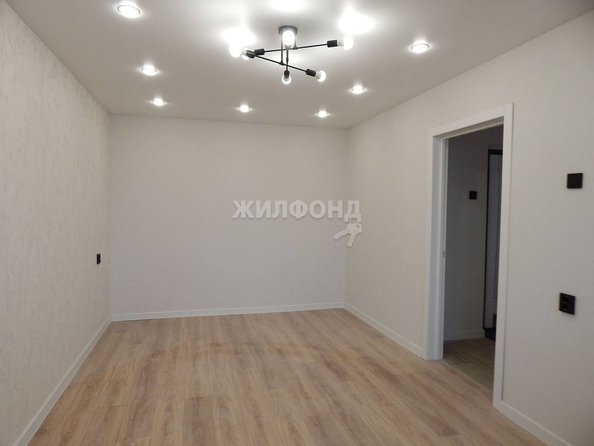 
   Продам 2-комнатную, 42.7 м², Бориса Богаткова ул, 207

. Фото 3.