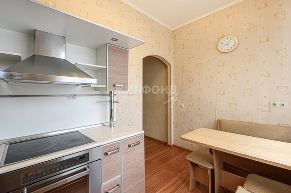 
   Продам 3-комнатную, 65.4 м², Ленина ул, 20

. Фото 3.