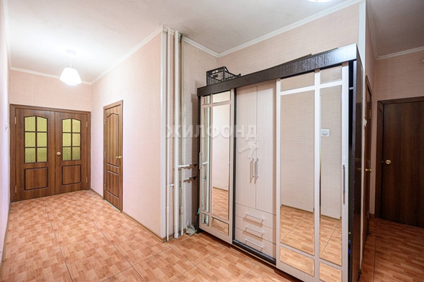 
   Продам 4-комнатную, 105.6 м², Невельского ул, 57/1

. Фото 21.