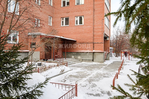 
   Продам 4-комнатную, 105.6 м², Невельского ул, 57/1

. Фото 47.