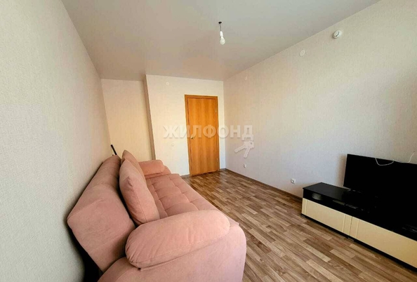 
   Продам 1-комнатную, 32 м², Петухова ул, 95/4

. Фото 1.