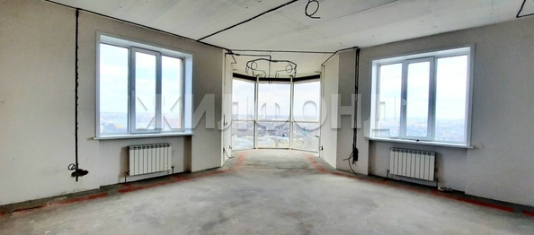 
   Продам 4-комнатную, 149.9 м², Богдана Хмельницкого ул, 11/3

. Фото 1.