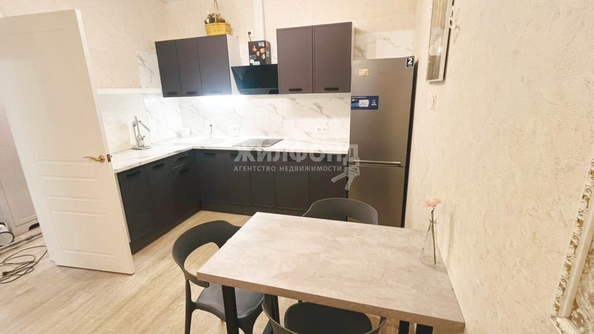 
  Сдам в аренду 2-комнатную квартиру, 40 м², Новосибирск

. Фото 1.