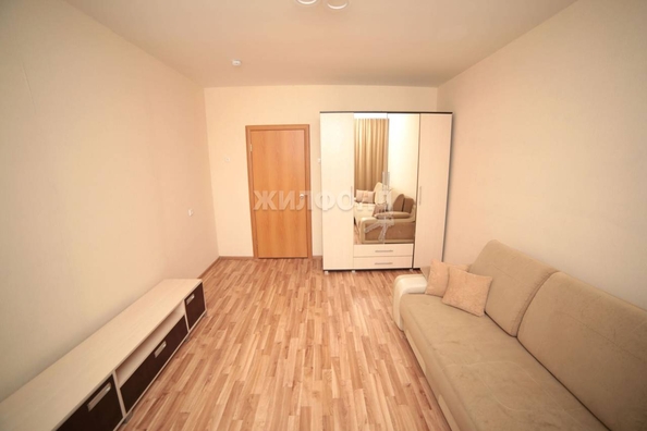 
   Продам 1-комнатную, 37.8 м², Титова ул, 272

. Фото 4.