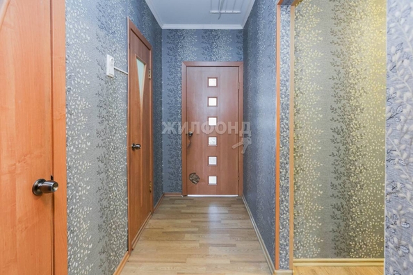 
   Продам 3-комнатную, 63.7 м², 2-й (4 мкр.) кв-л, 212

. Фото 9.