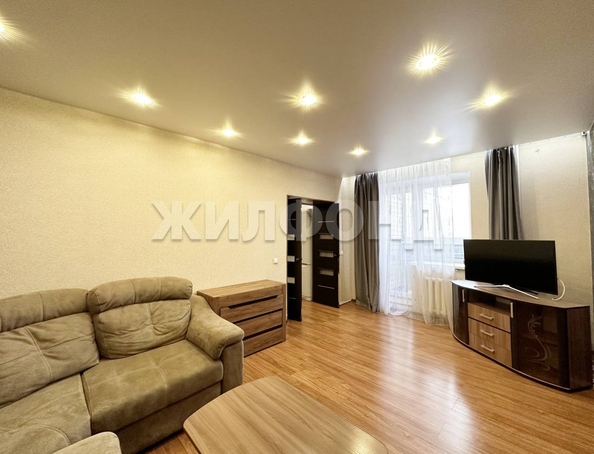 
   Продам 3-комнатную, 71.9 м², 2-й (4 мкр.) кв-л, 233

. Фото 10.