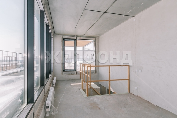 
   Продам 3-комнатную, 156 м², 3-й микрорайон, 1

. Фото 12.