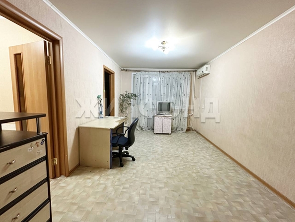 
   Продам 4-комнатную, 61 м², Петухова ул, 110

. Фото 2.
