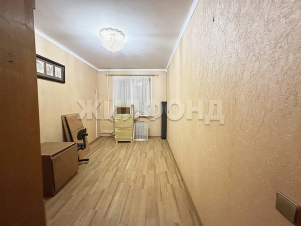 
   Продам 4-комнатную, 61 м², Петухова ул, 110

. Фото 9.