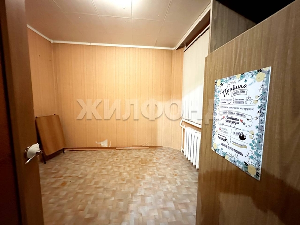 
   Продам 4-комнатную, 61 м², Петухова ул, 110

. Фото 10.