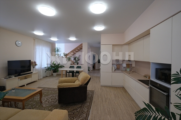 
   Продам дом, 261 м², Новосибирск

. Фото 5.