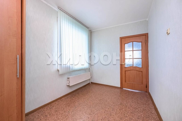 
   Продам 3-комнатную, 59.9 м², Новосибирская ул, 7

. Фото 8.