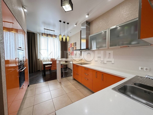 
   Продам 3-комнатную, 112.4 м², Державина ул, 77/2

. Фото 3.