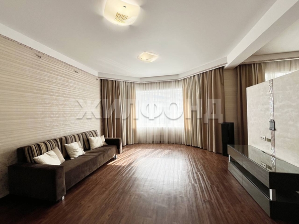 
   Продам 3-комнатную, 99.2 м², Красный пр-кт, 153Б

. Фото 3.