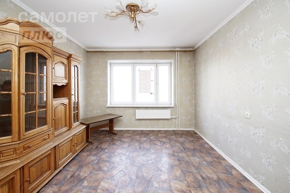 
   Продам 3-комнатную, 63 м², Дмитриева ул, 5/4

. Фото 1.