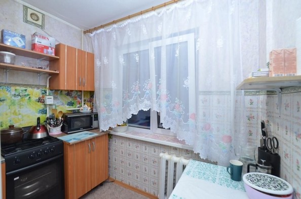 
   Продам 2-комнатную, 48.9 м², Маргелова ул, 244

. Фото 2.
