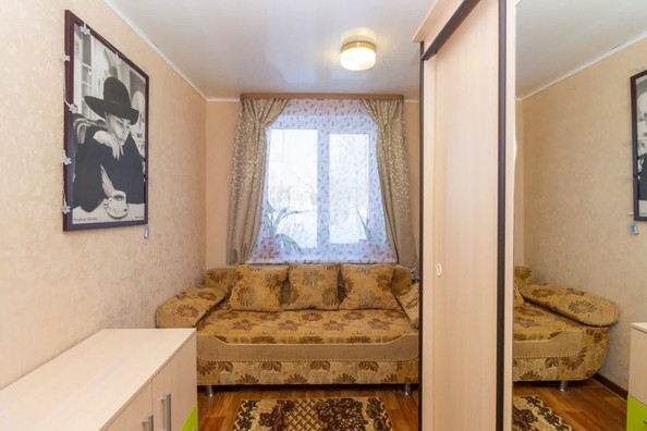 
   Продам 3-комнатную, 51 м², Изюмовская ул, 8

. Фото 1.
