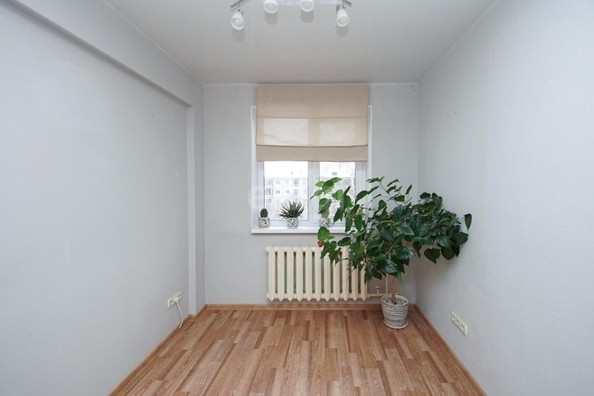 
   Продам 4-комнатную, 60.2 м², Лукашевича ул, 11В

. Фото 4.