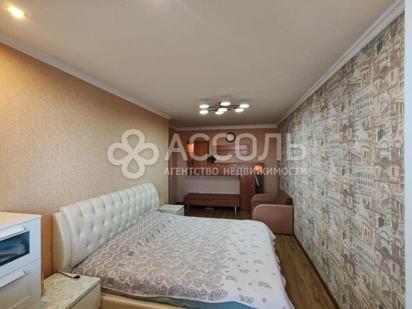 
   Продам 3-комнатную, 77 м², Сергея Тюленина ул, 14

. Фото 3.