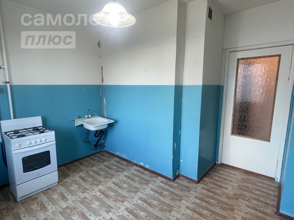 
   Продам 1-комнатную, 37 м², Малиновского ул, 12к3

. Фото 3.