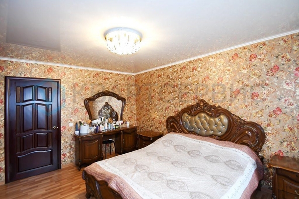 
   Продам 3-комнатную, 83.6 м², Школьный б-р, 3

. Фото 2.