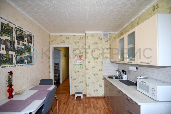 
   Продам 3-комнатную, 72.4 м², Станционная 3-я ул, 86

. Фото 2.