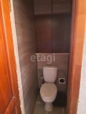 
   Продам 2-комнатную, 50 м², Дмитриева ул, 13/8

. Фото 2.