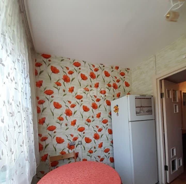 
   Продам 1-комнатную, 33.6 м², Средняя ул, 5/1

. Фото 7.