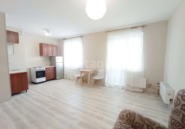 
   Продам студию, 33 м², Тарская ул, 259к1

. Фото 2.