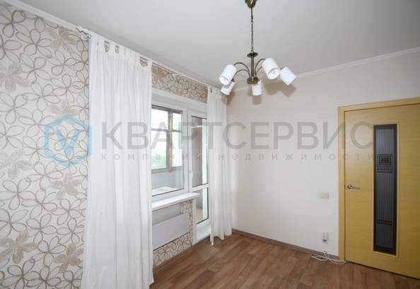 
   Продам 4-комнатную, 81.3 м², Конева ул, 34

. Фото 4.