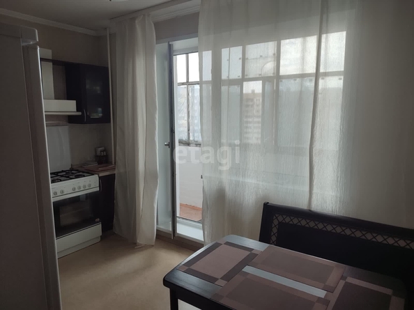 
   Продам 3-комнатную, 77.3 м², 20 лет РККА ул, 63/1

. Фото 9.