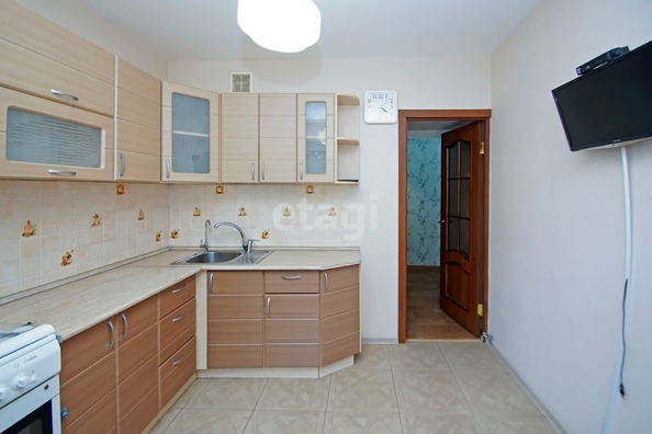 
   Продам 3-комнатную, 63.1 м², Омская ул, 158

. Фото 5.