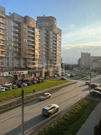 
   Продам 2-комнатную, 52.3 м², Кемеровская ул, 17

. Фото 1.