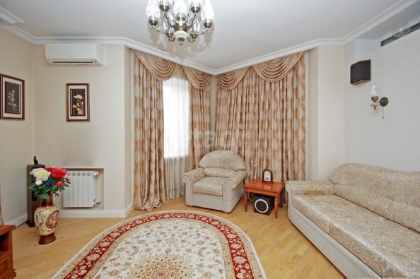 
   Продам 2-комнатную, 65 м², Тютчева ул, 8

. Фото 5.