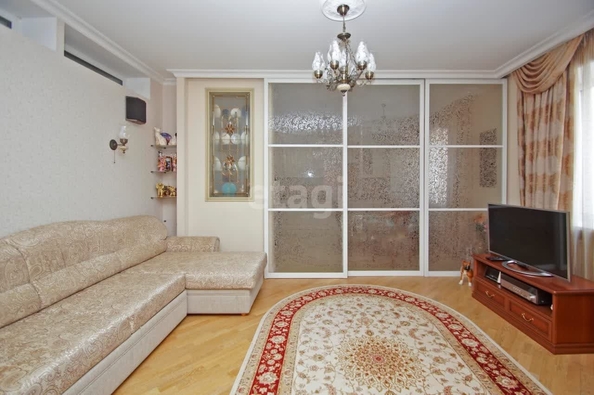 
   Продам 2-комнатную, 65 м², Тютчева ул, 8

. Фото 6.