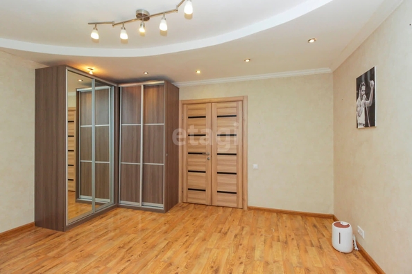 
   Продам 3-комнатную, 65 м², Дмитриева ул, 19

. Фото 7.