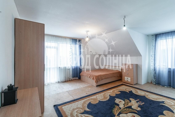 
   Продам дом, 280 м², Кормиловка

. Фото 1.