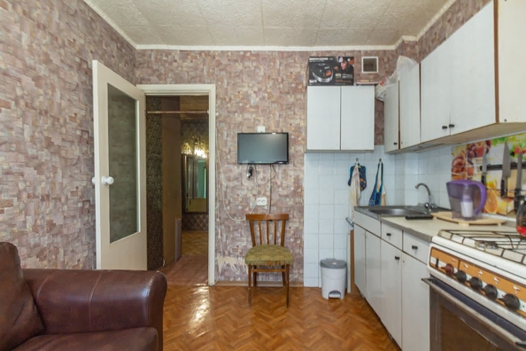 
   Продам 2-комнатную, 50.3 м², 50 лет Профсоюзов ул, 107/1

. Фото 3.