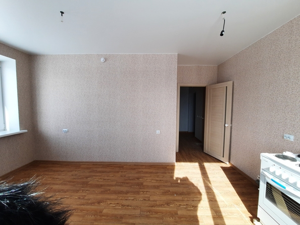 
   Продам 2-комнатную, 40 м², Завертяева ул, 18 к10

. Фото 3.