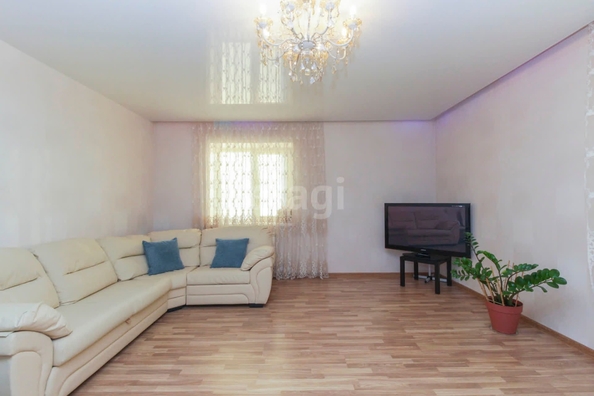 
   Продам 3-комнатную, 109 м², Перелета ул, 18

. Фото 3.